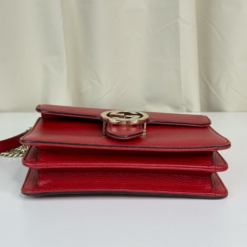 Gucci Red Leather GG Logo Crossbody Bag with Chain Strap & Gold Hardware - Picture 6 of 10